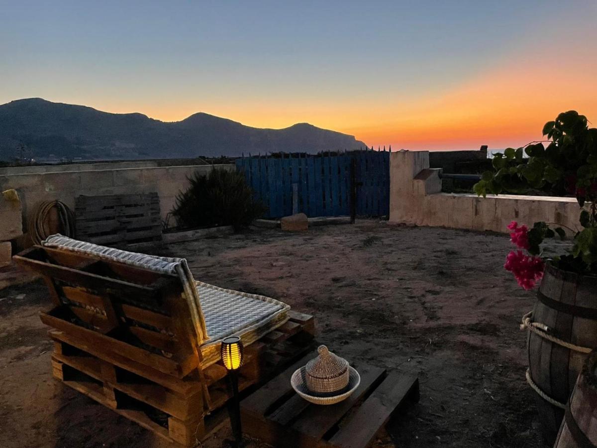 La Finestra A Tramontana Appartement Favignana Buitenkant foto